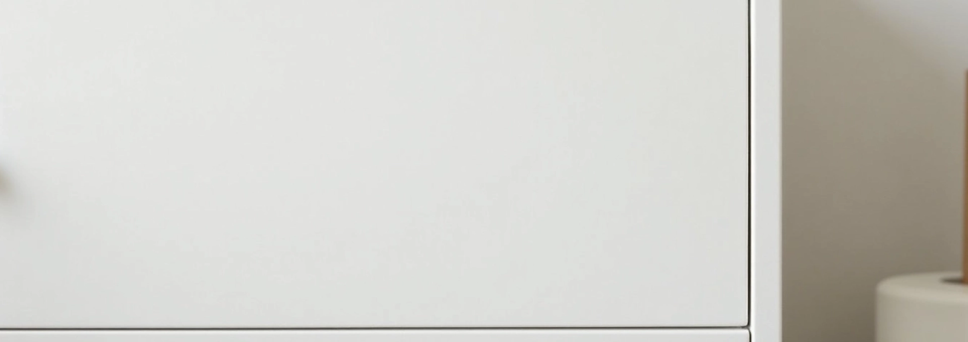 meuble-laque-blanc-eclate-reparer-ou-repeindre